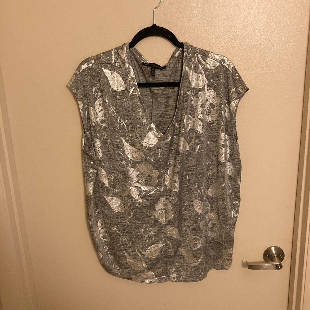 Women’s XL White House Black Market silver floral top